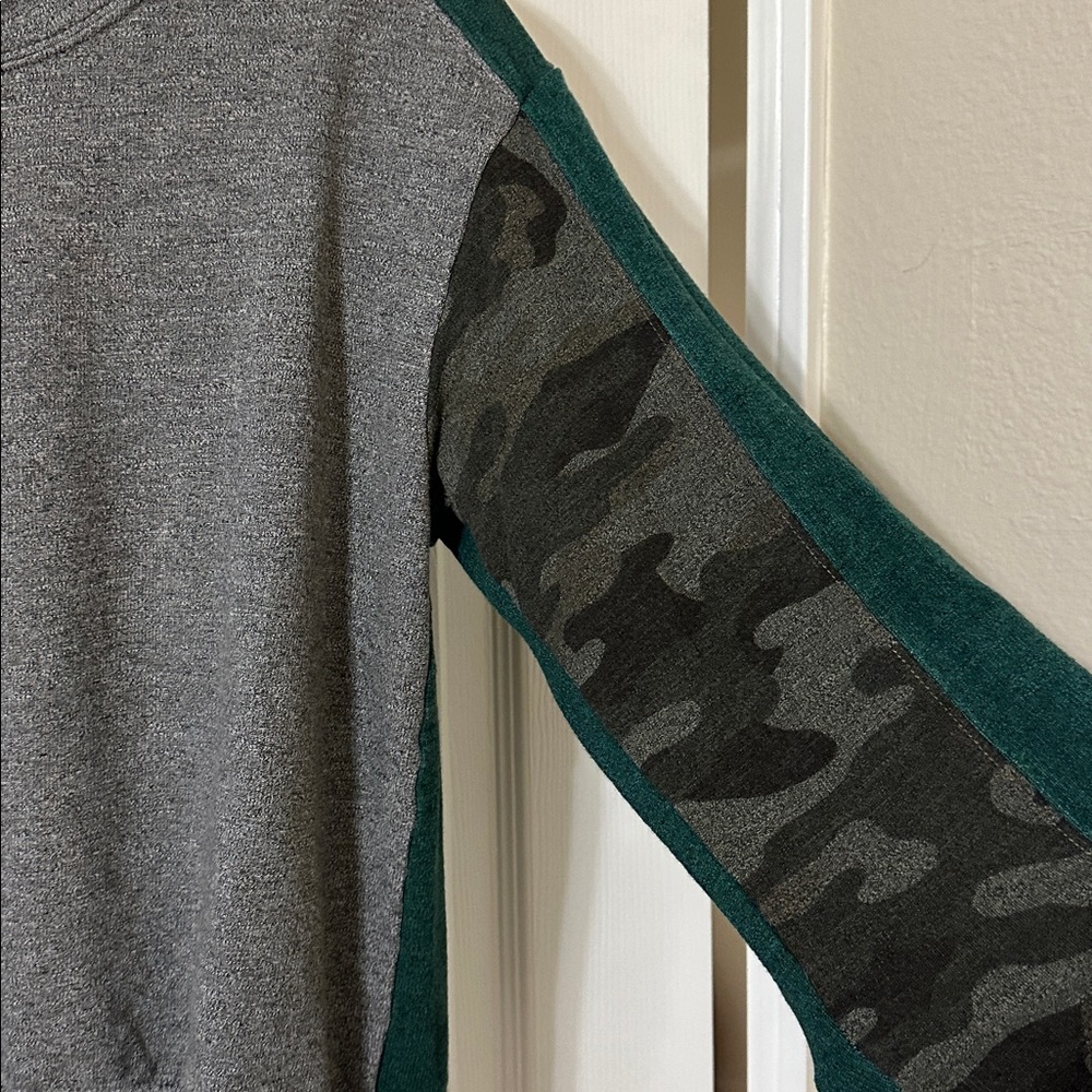 Sundry Camo / Gray / Dark Green Sweatshirt - Picture 5 of 6